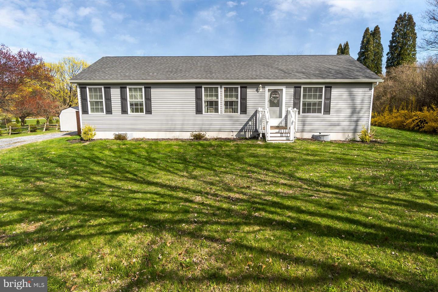 838 S Dogwood Rd Property Photo 3