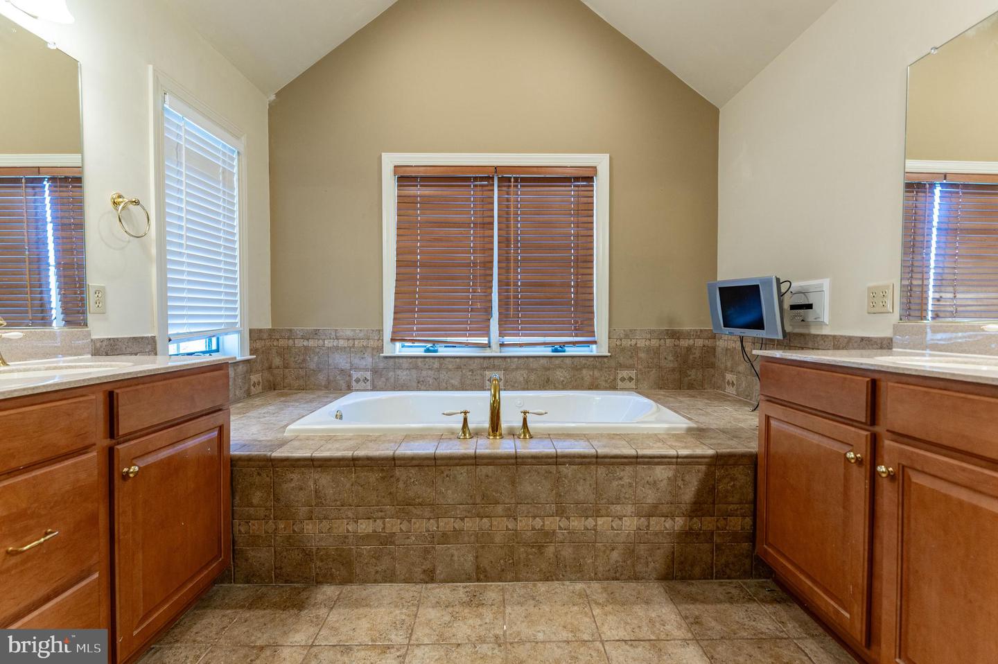 49 Crest Blvd Property Photo 40