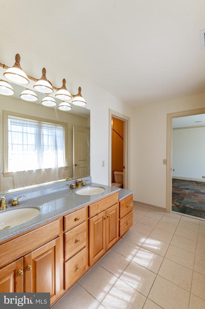 49 Crest Blvd Property Photo 45
