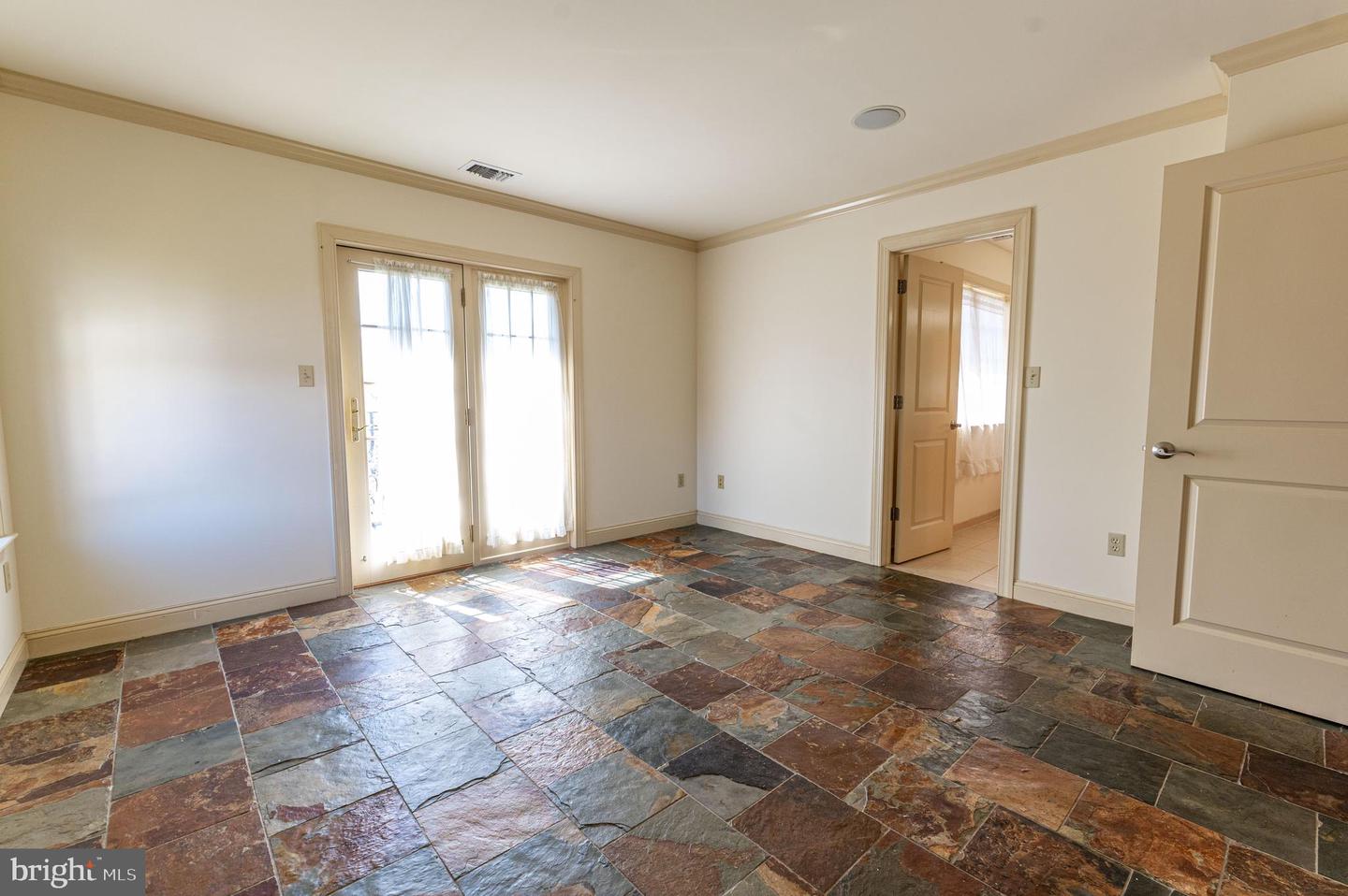 49 Crest Blvd Property Photo 48