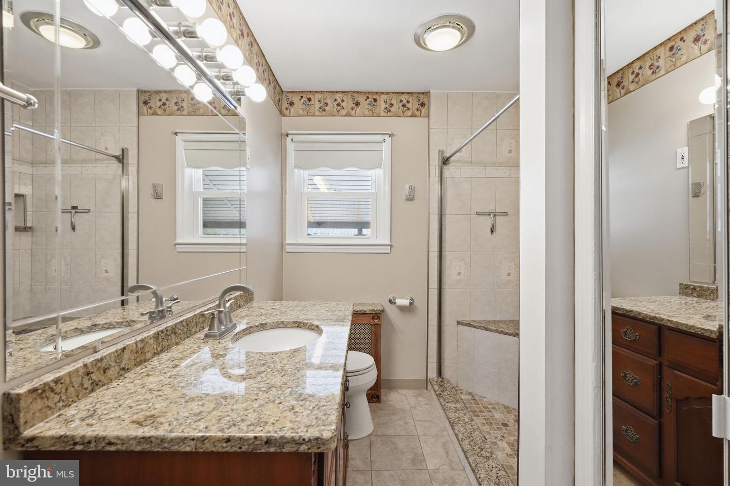 1704 Lincoln St Property Photo 17