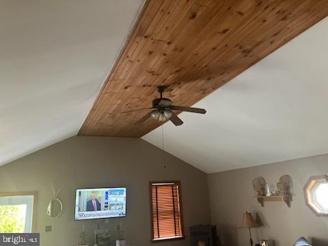 4190 Hecktown Rd Property Photo 6