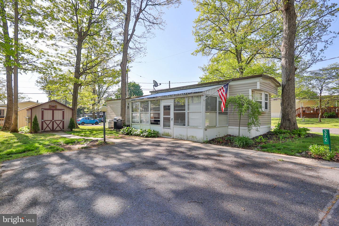 372 BLACK OAK LN
