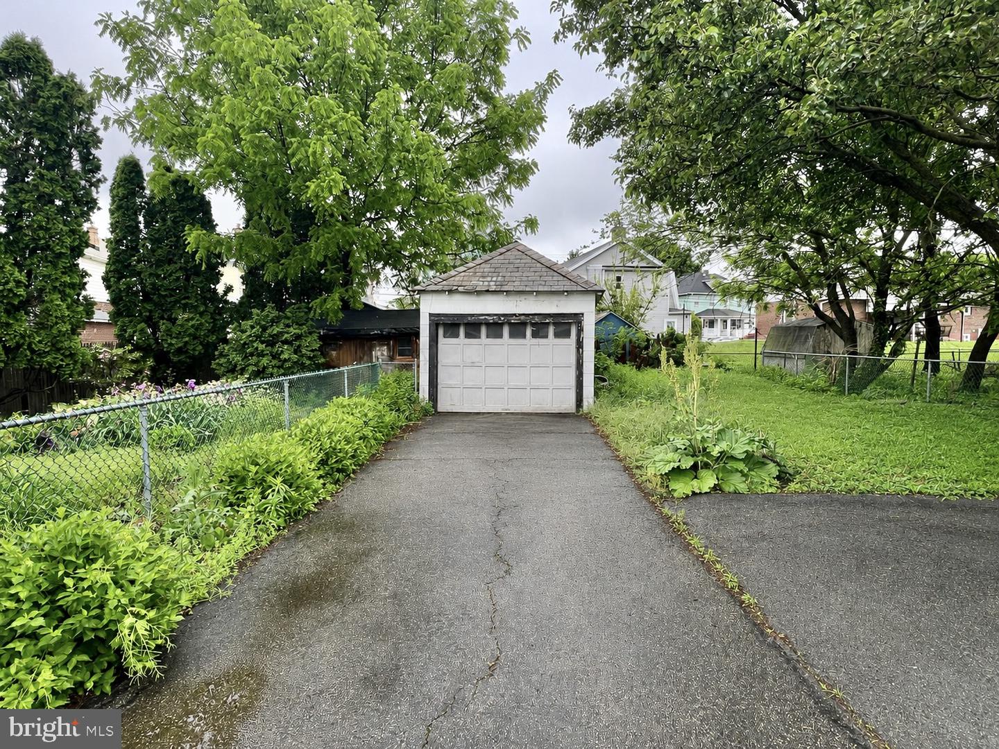 830 Miller St Property Photo 3