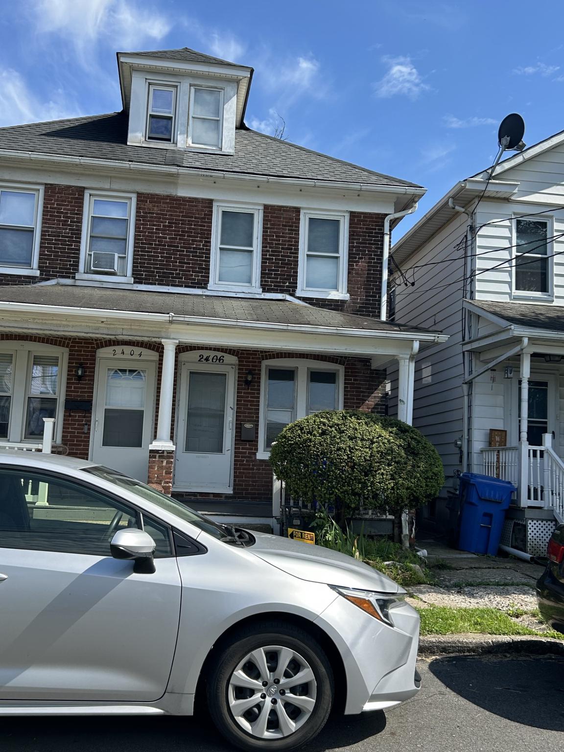 2406 Birch St Property Photo 1