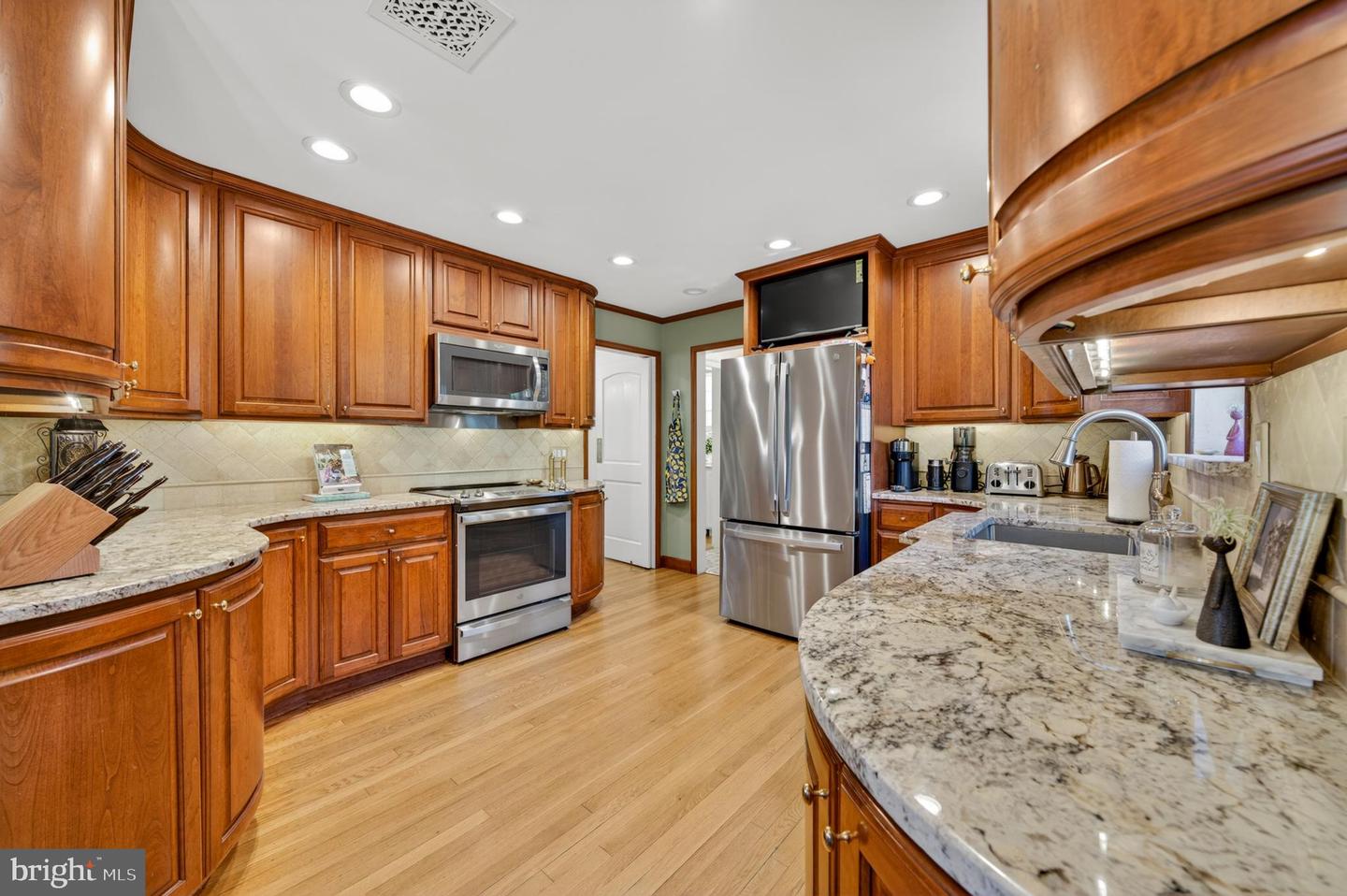 675 Edgeboro Blvd Property Photo 23