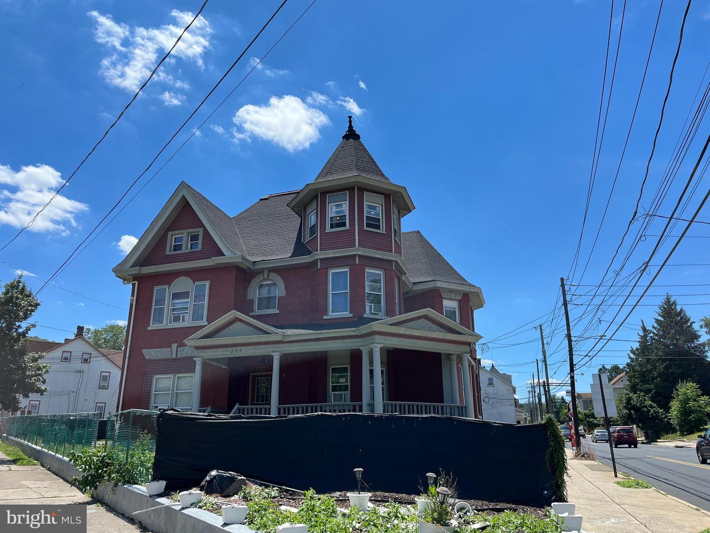 502 Ontario St Property Photo 3