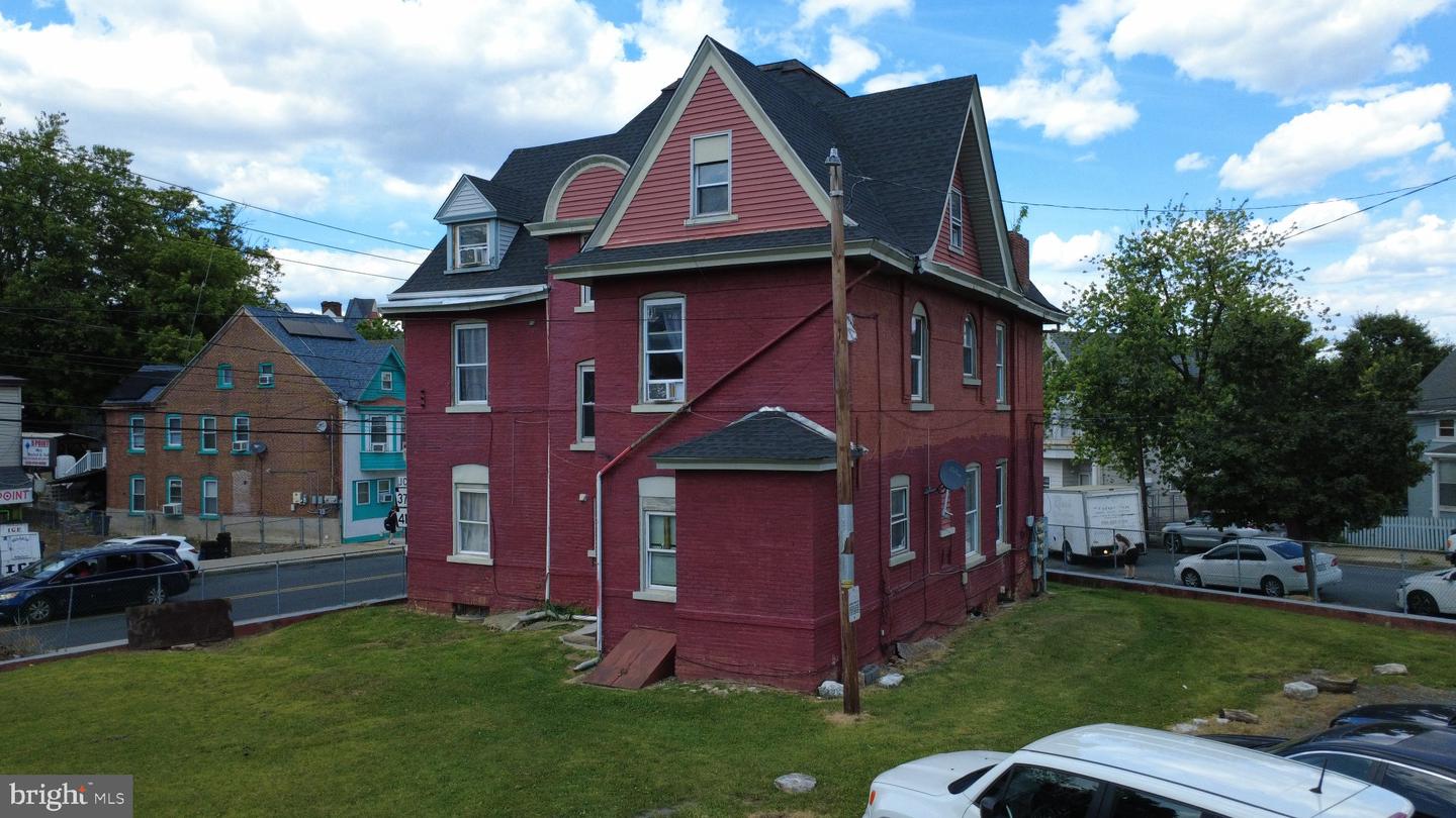 502 Ontario St Property Photo 6