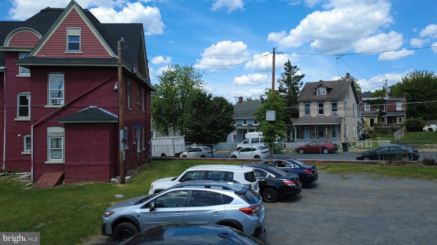 502 Ontario St Property Photo 8