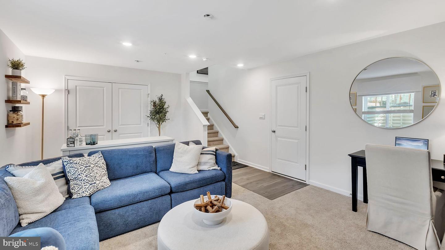 221 Winding Rd Property Photo 10