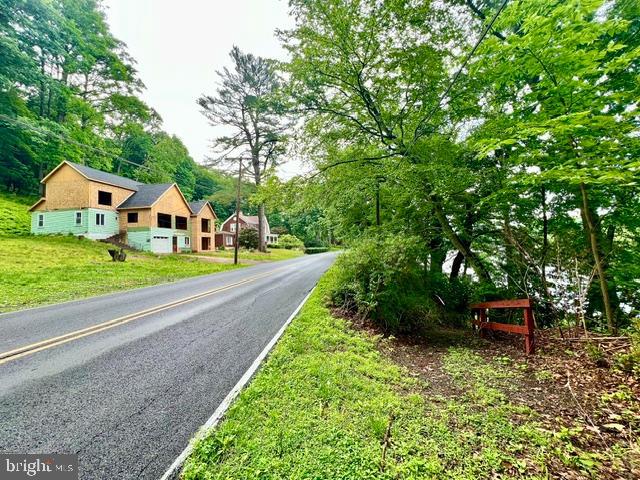 4192 River Rd Property Photo 4