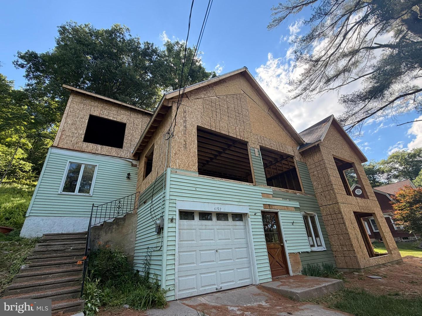 4192 River Rd Property Photo 6