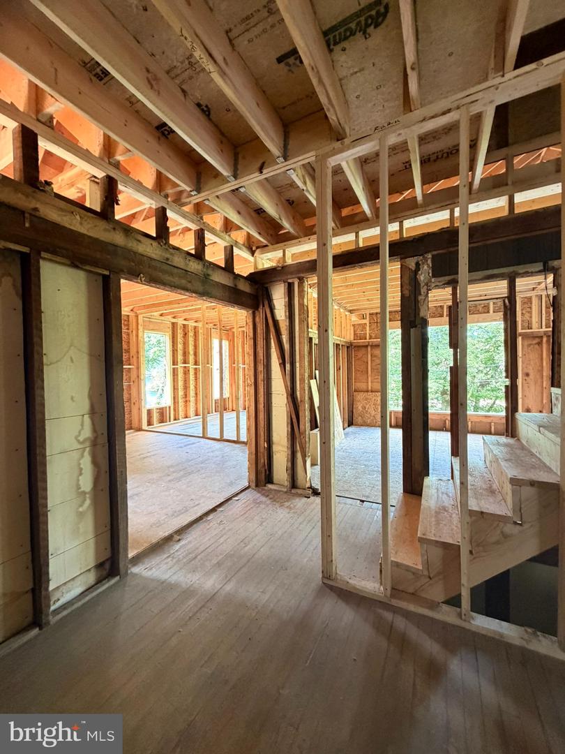 4192 River Rd Property Photo 12