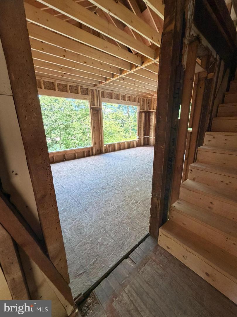4192 River Rd Property Photo 15