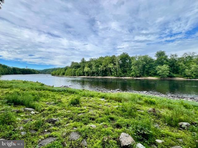 4192 River Rd Property Photo 27