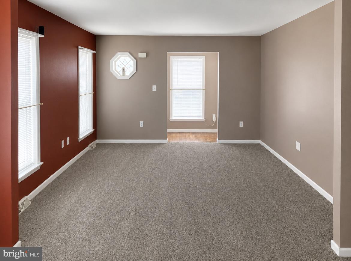 671 Kykuit Pl Property Photo 4