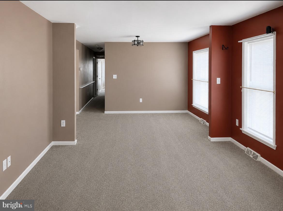 671 Kykuit Pl Property Photo 5