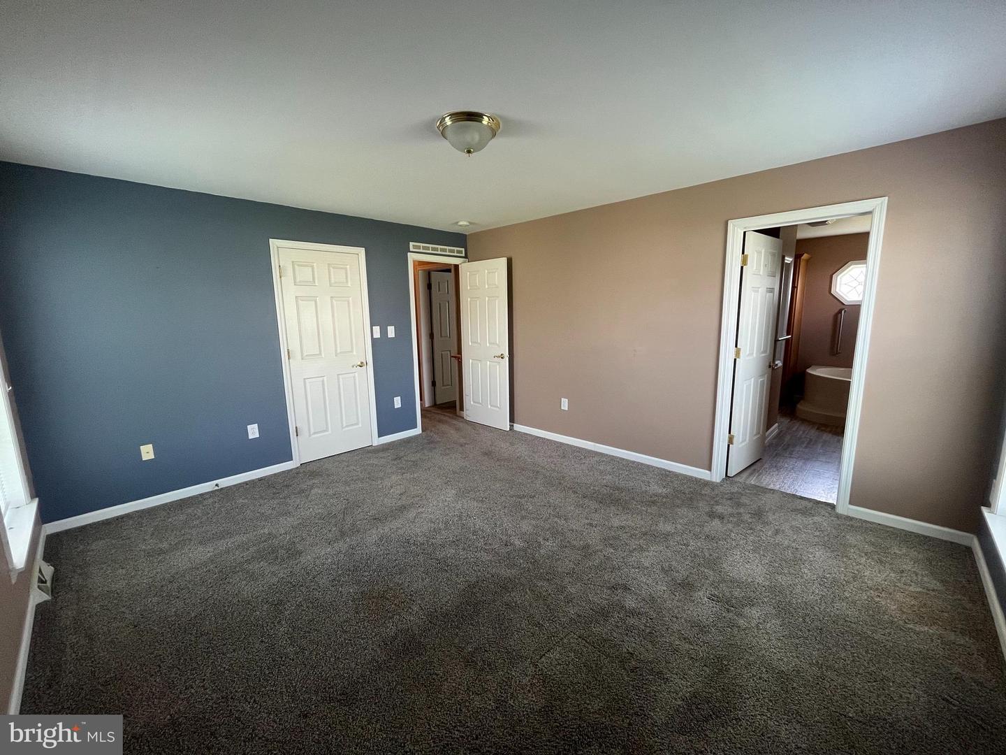 671 Kykuit Pl Property Photo 9