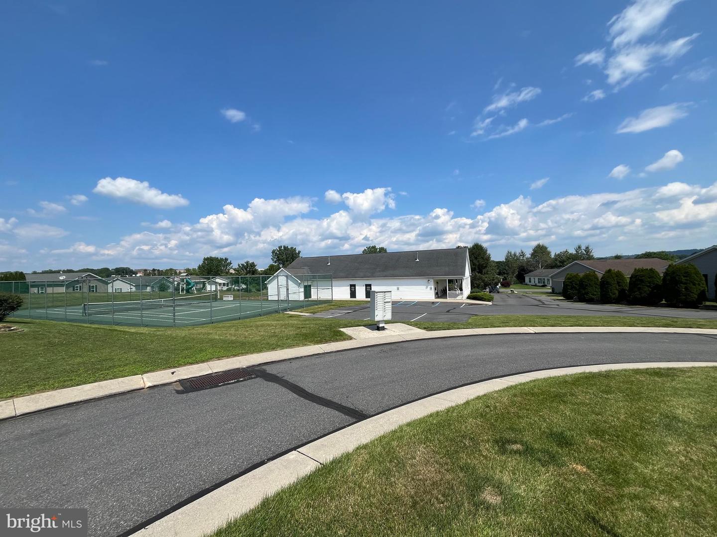 671 Kykuit Pl Property Photo 17