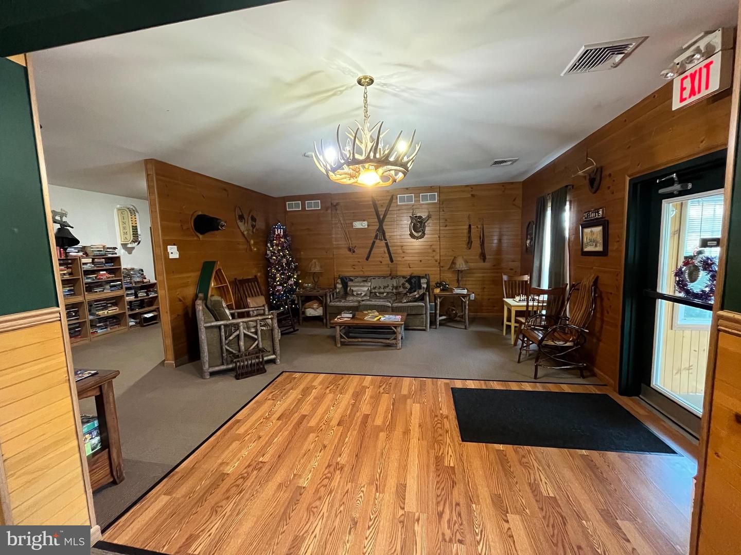 671 Kykuit Pl Property Photo 18