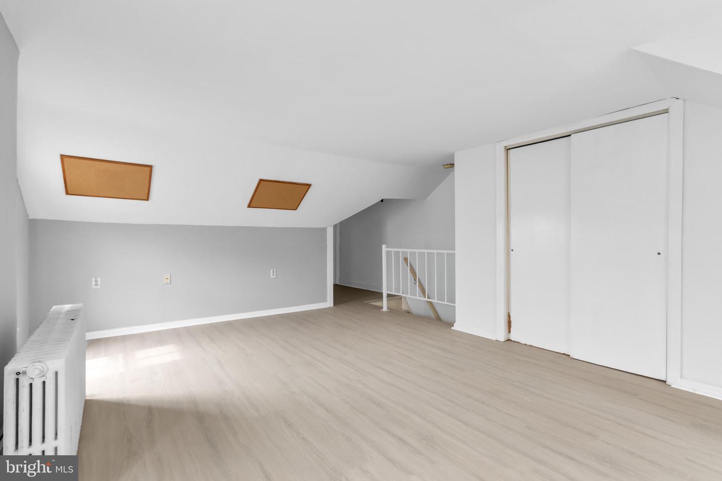227 E Garrison St Property Photo 26