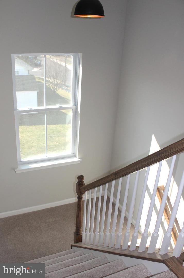 88 Hess Ave Property Photo 6