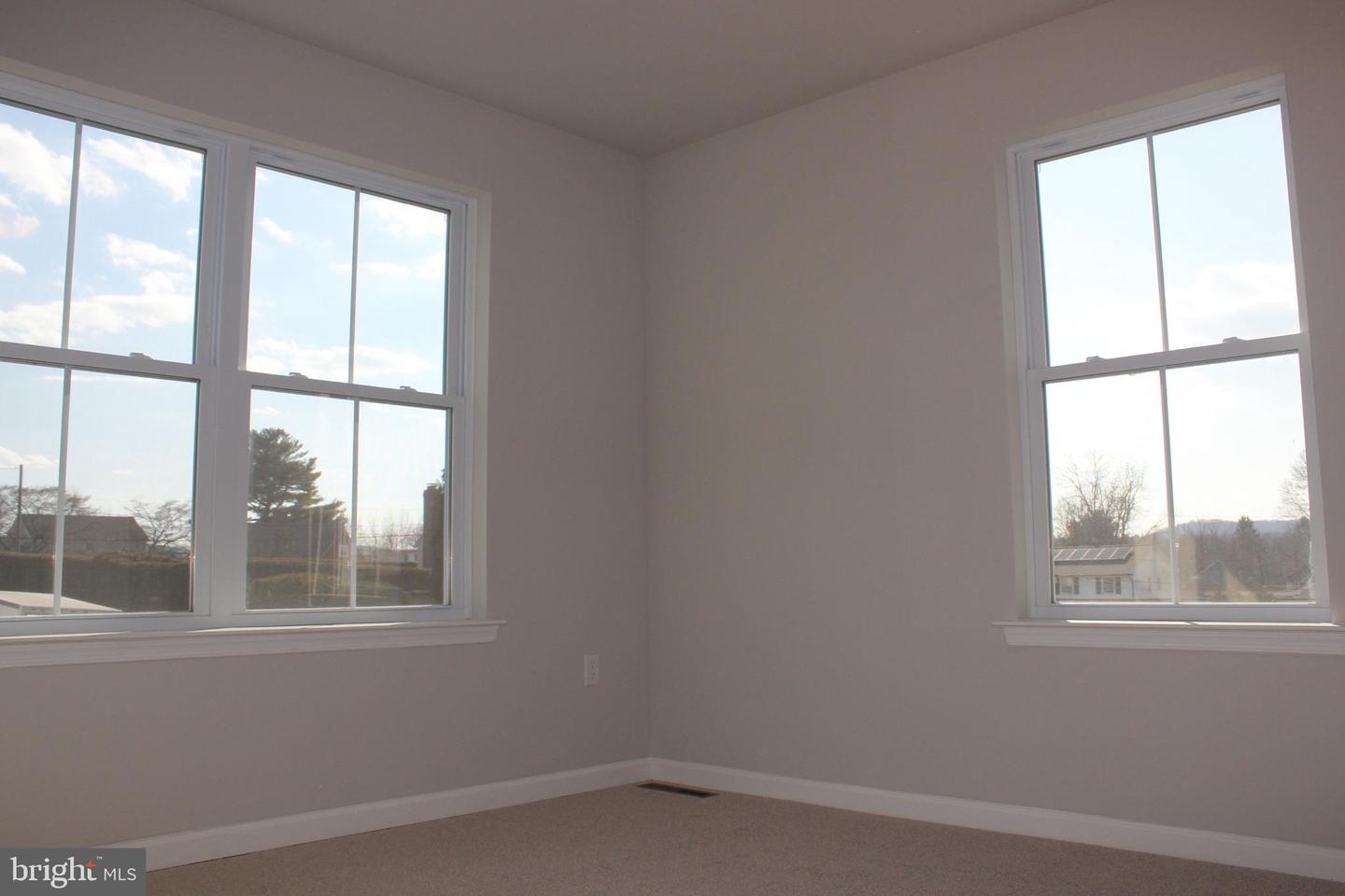 88 Hess Ave Property Photo 9