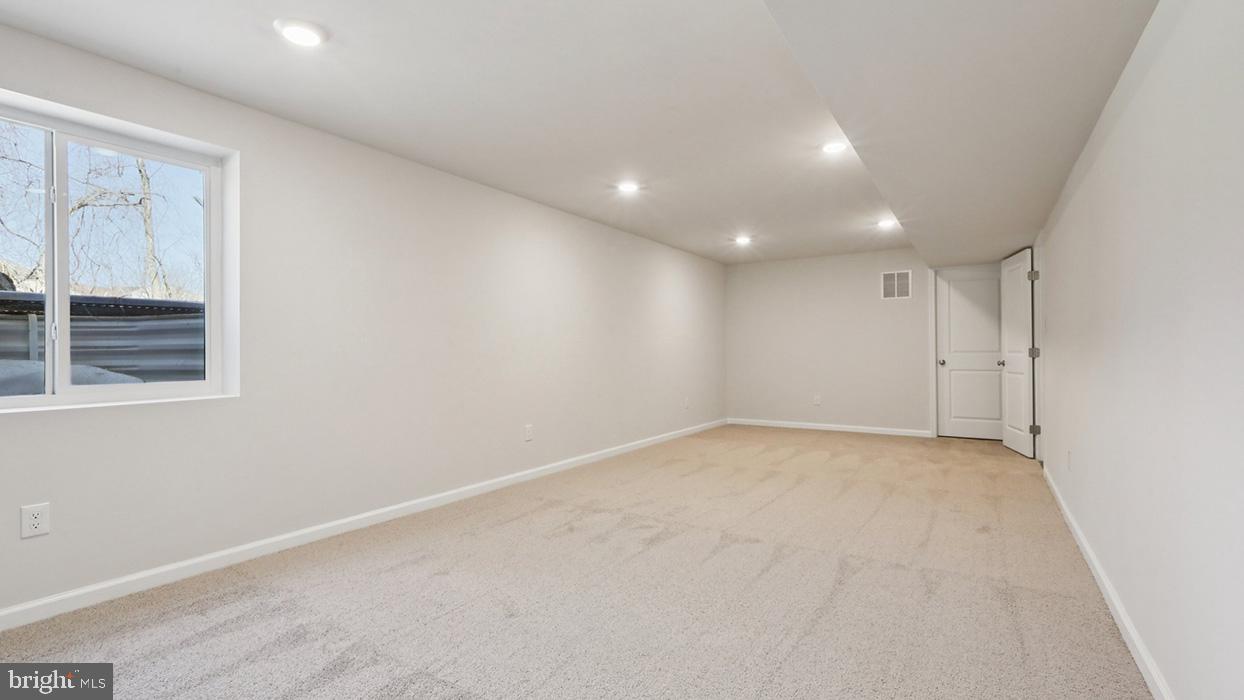 124 Winding Rd Property Photo 13