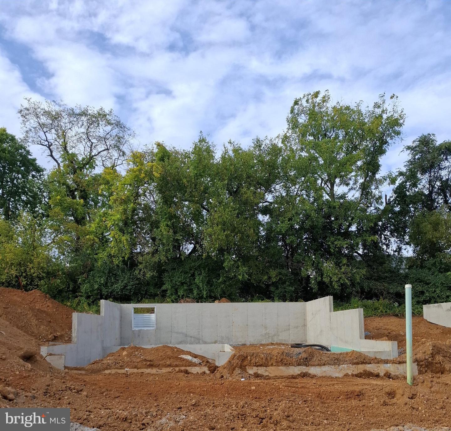 128 Winding Rd Property Photo 2