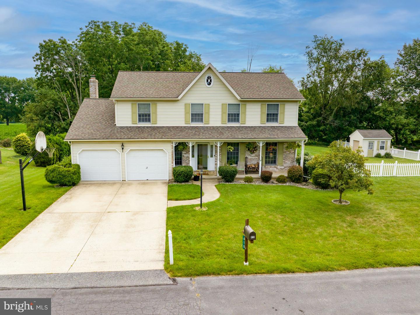 410 E Mayfield Cir Property Photo 1