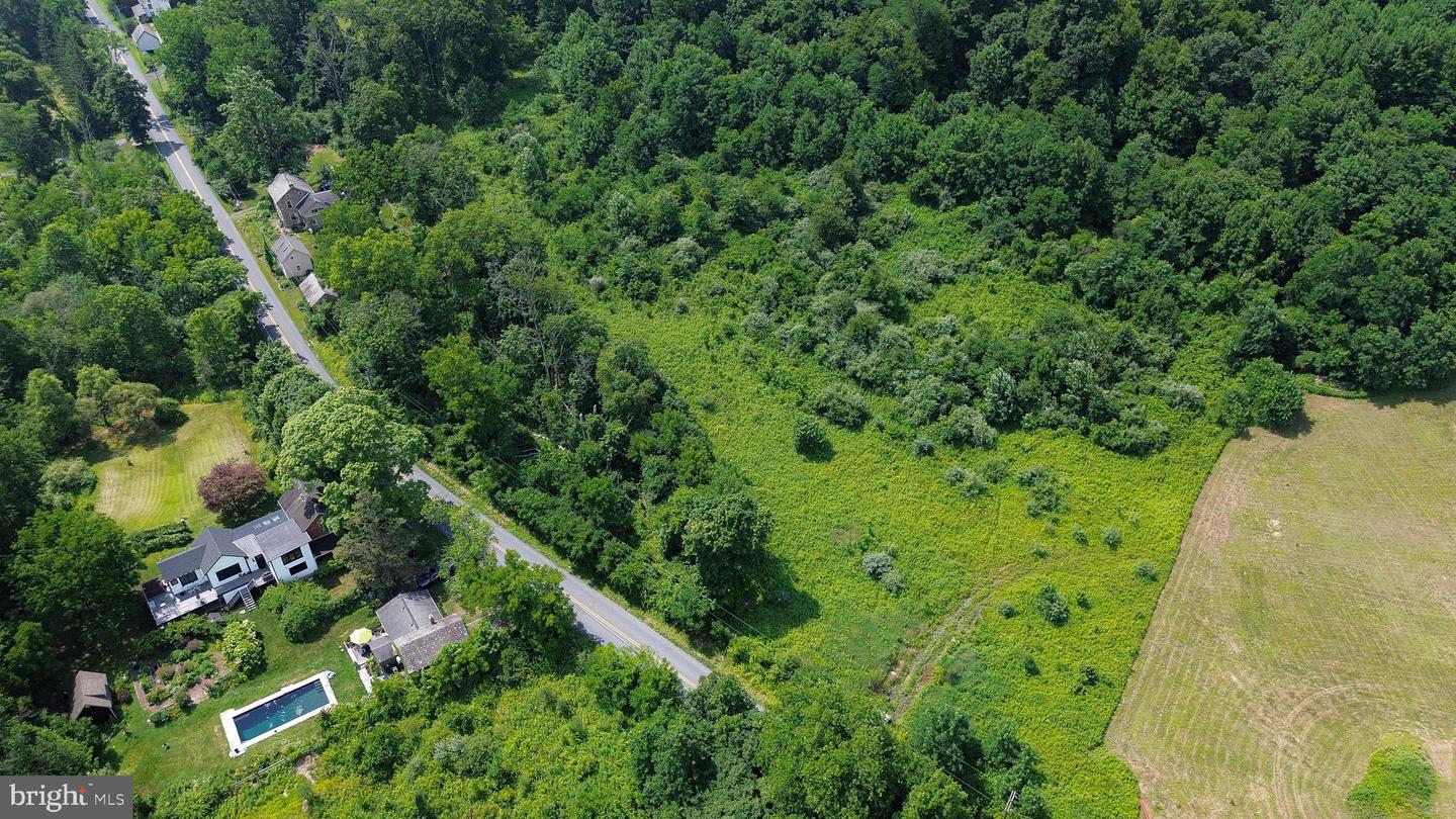 205 Stouts Valley Rd Property Photo 4