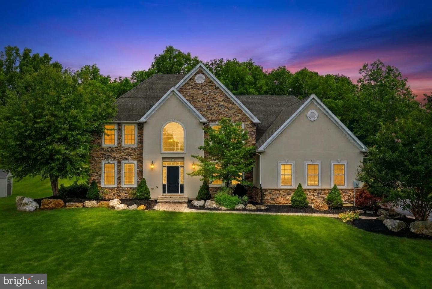 55 Island Ct Property Photo 1