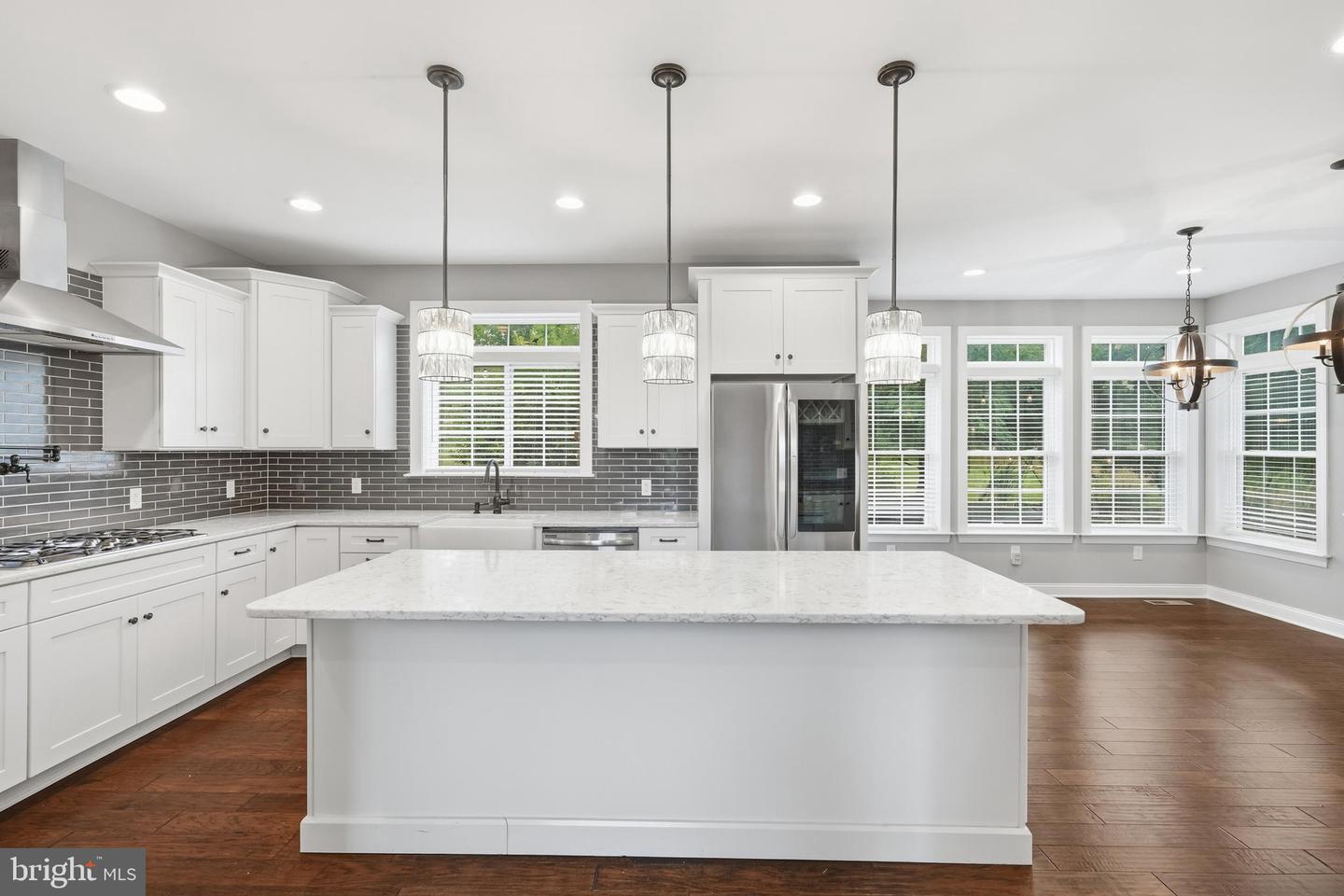 55 Island Ct Property Photo 18