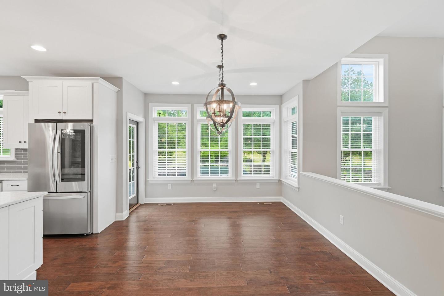 55 Island Ct Property Photo 22