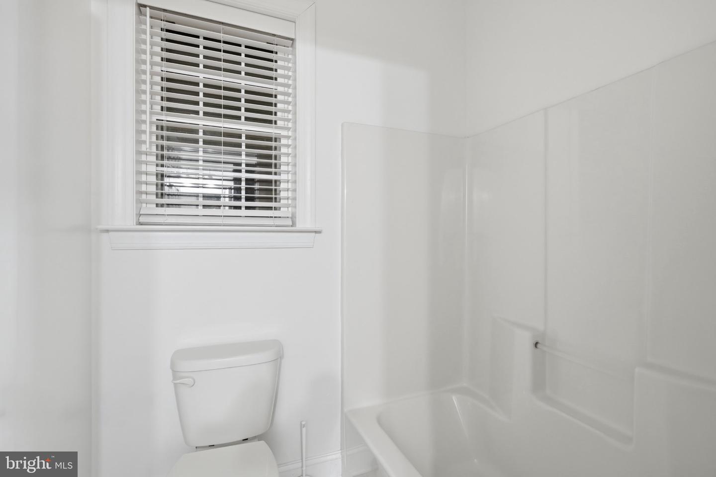 55 Island Ct Property Photo 32