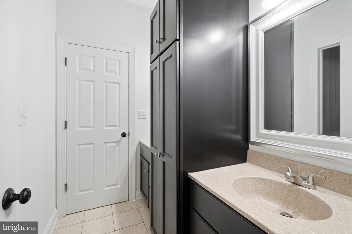 55 Island Ct Property Photo 33