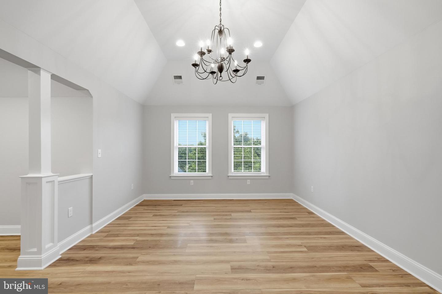 55 Island Ct Property Photo 39