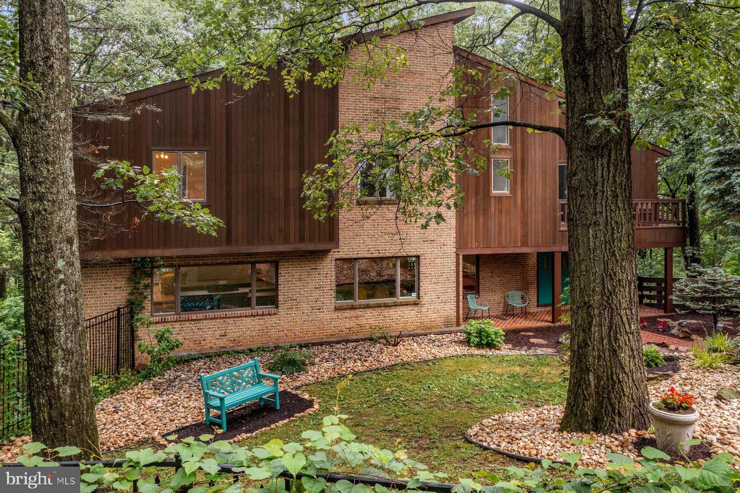 3385 Woodbridge Cir Property Photo 4