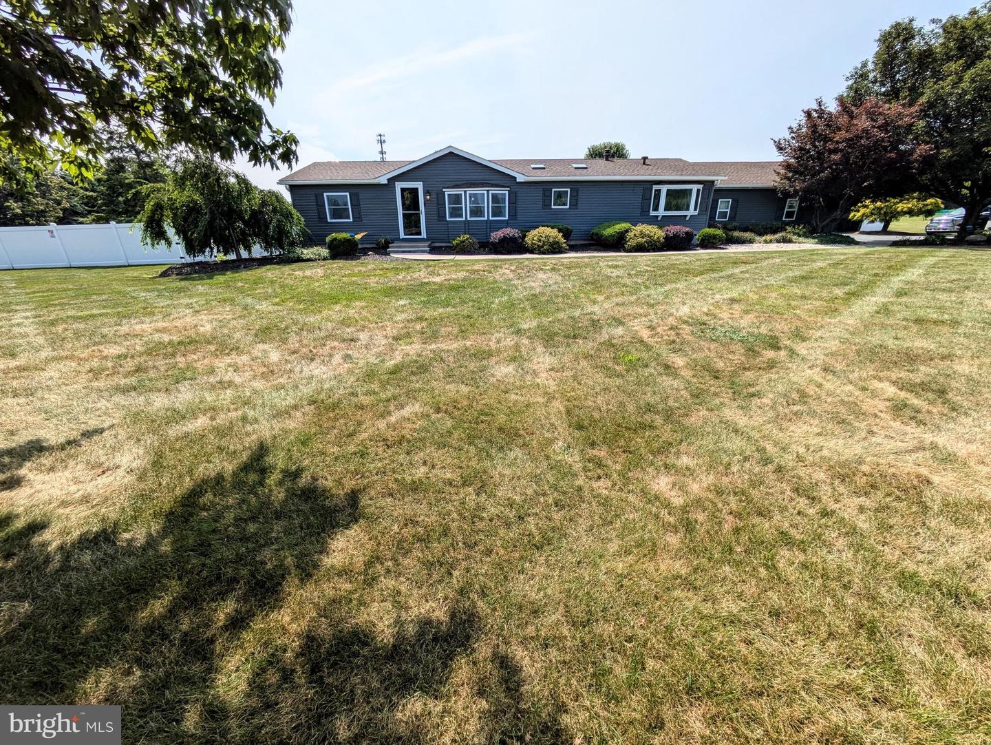 317 S Hokendauqua Dr Property Photo 1