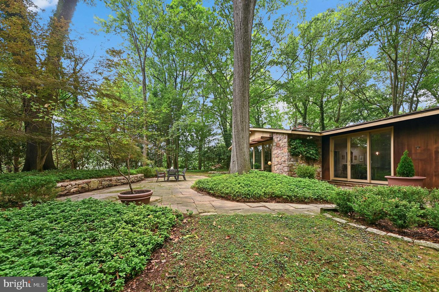 1657 Linden Oaks Ln Property Photo 28