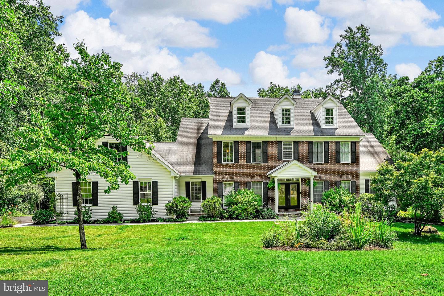 2475 Woodland Hills Ct Property Photo 1
