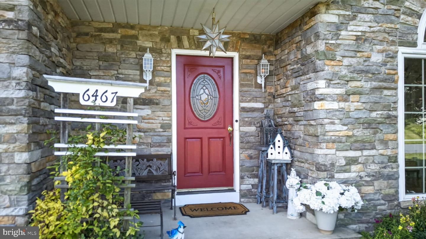 6467 Abbey Rd Property Photo 5