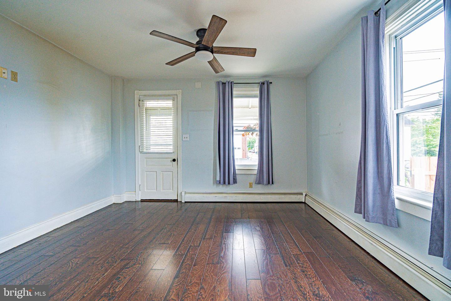 320 Arch St Property Photo 6