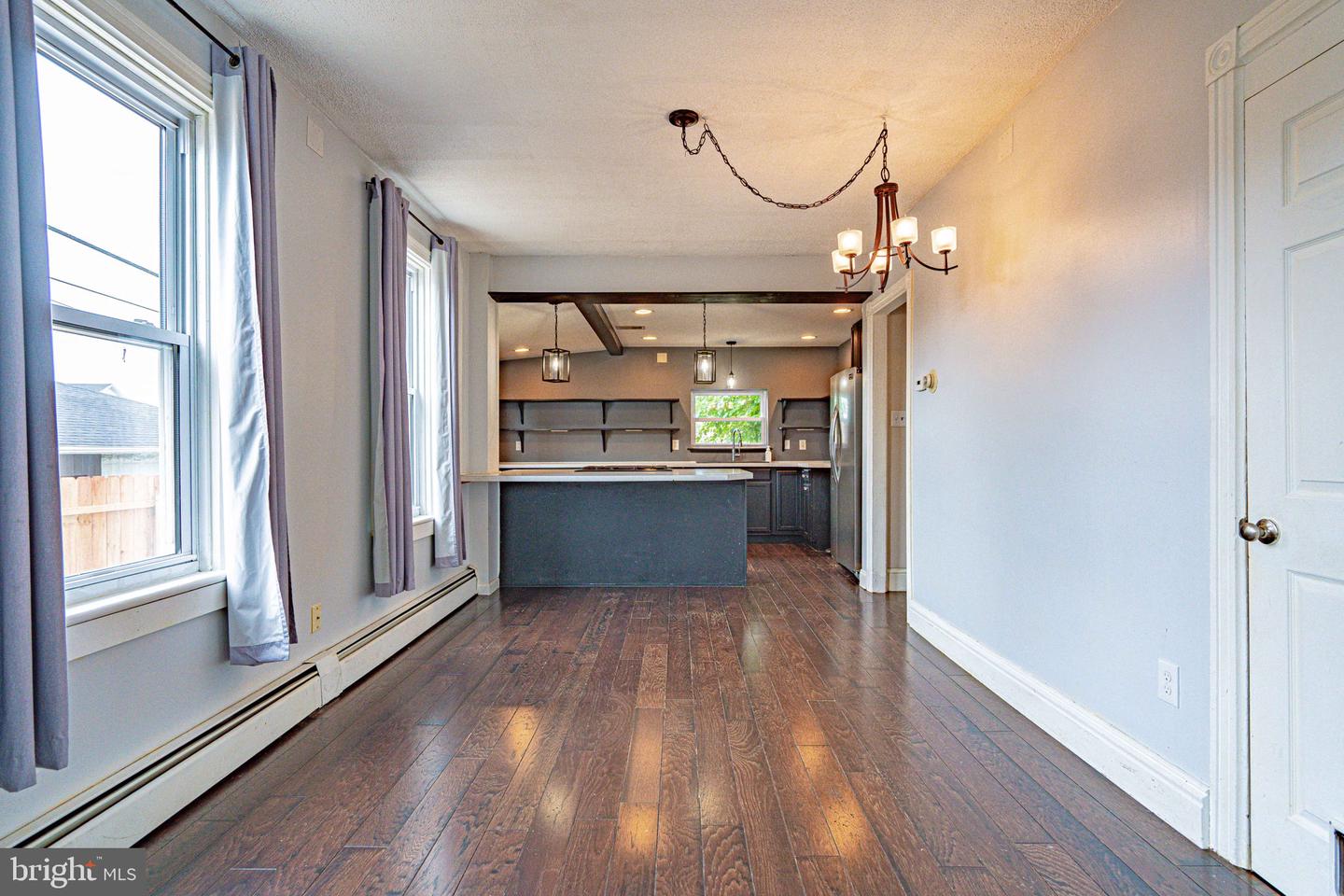 320 Arch St Property Photo 7