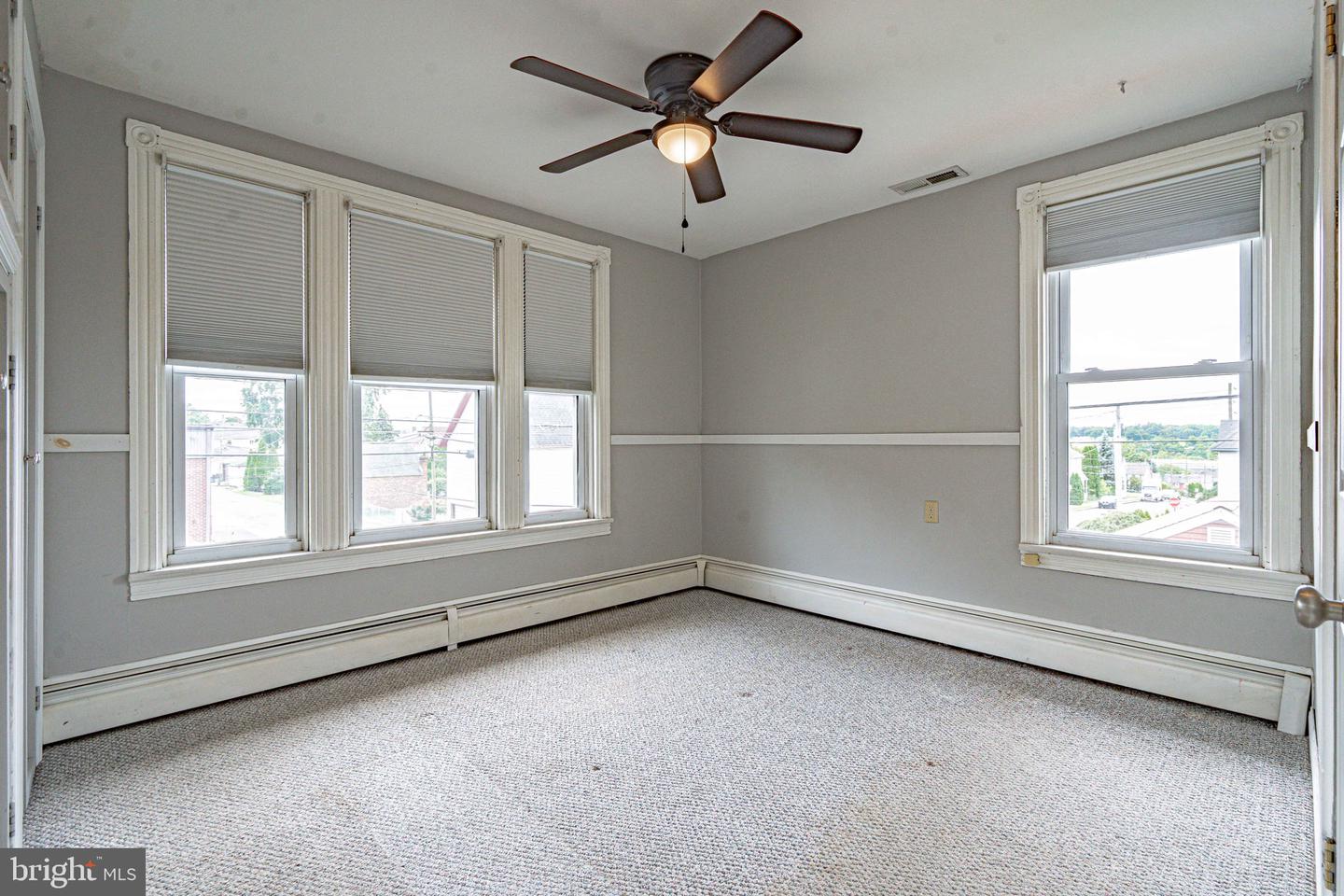 320 Arch St Property Photo 16
