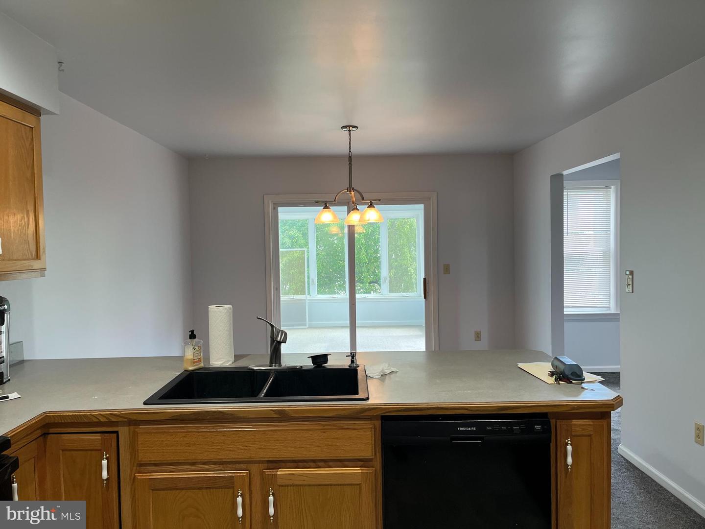 2635 Middle Way Property Photo 5