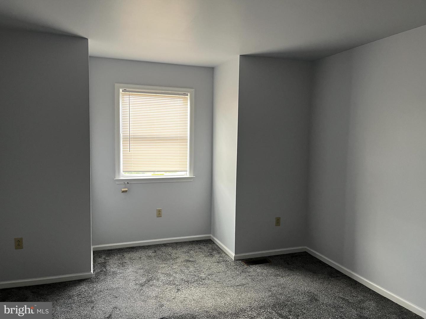 2635 Middle Way Property Photo 7