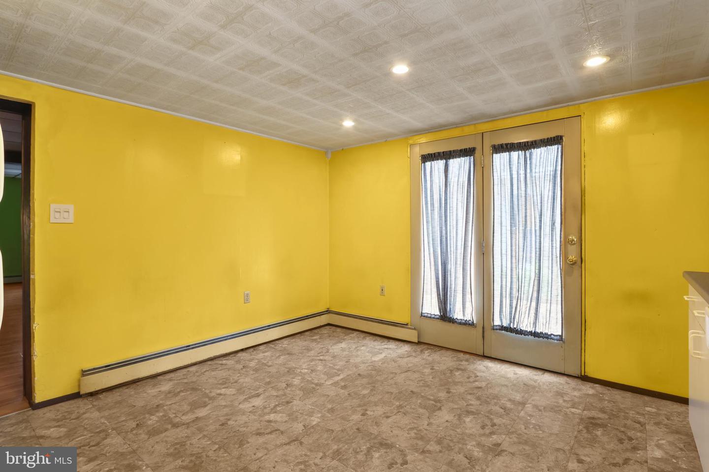 148 Monroe St Property Photo 13