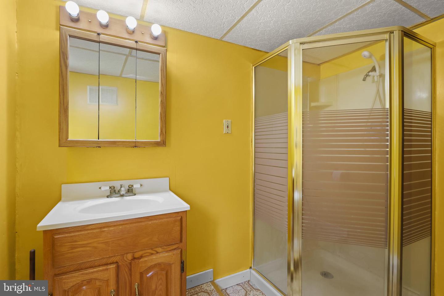 148 Monroe St Property Photo 16