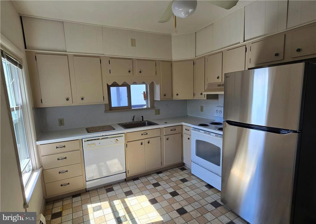 632 Linden St Property Photo 4